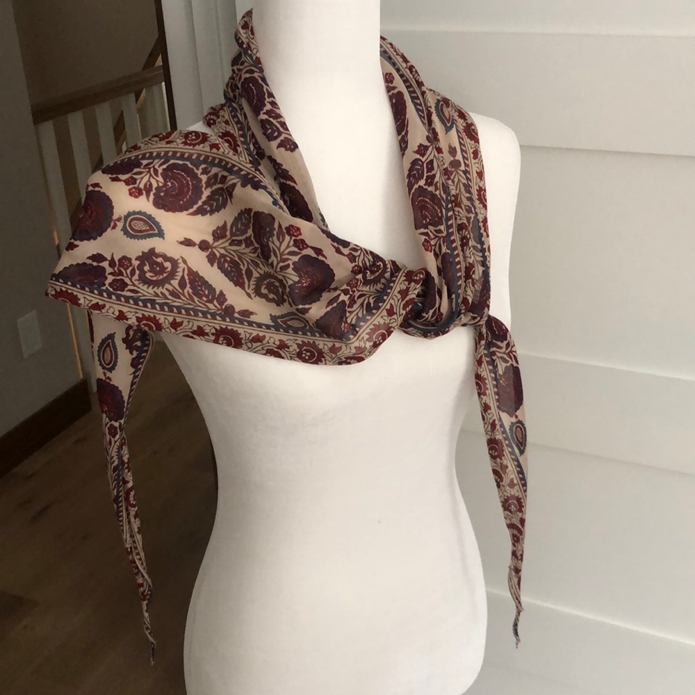 Mauve Red/Cream Accent Neck Scarf